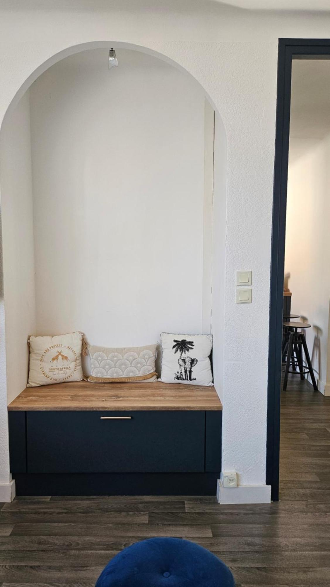 Apartment Spacieux Au Pied De La Cite Medievale *
